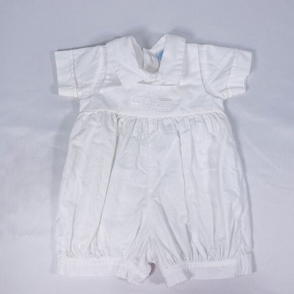 Vintage Baby Boy White Train Embroidered Bubble Shortalls Romper Outfit NB / 3m - Picture 2 of 11